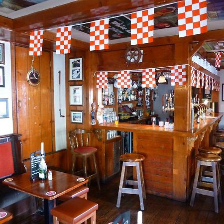 קינסייל The White Lady Hotel מראה חיצוני תמונה