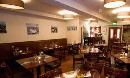 קינסייל The White Lady Hotel מראה חיצוני תמונה