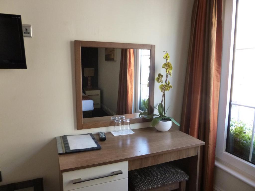 קינסייל The White Lady Hotel חדר תמונה